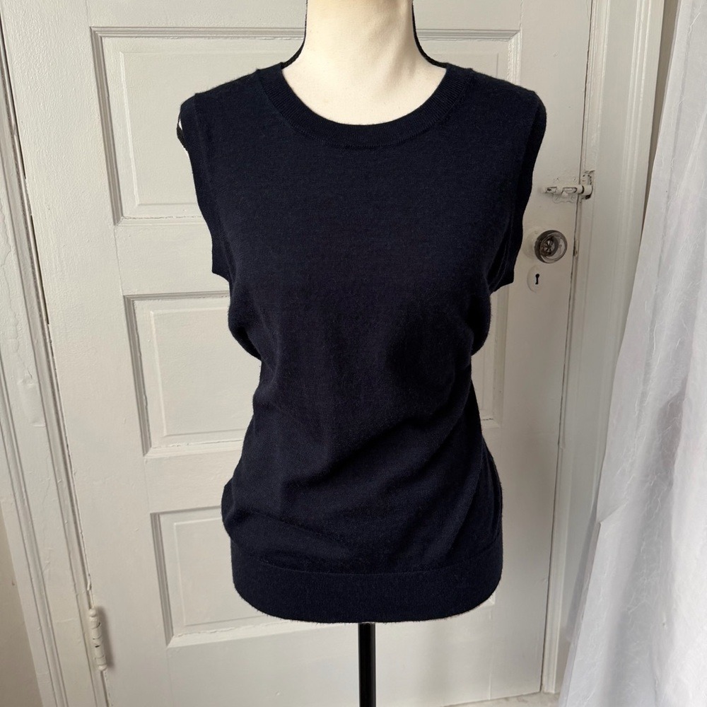 Banana Republic 100% Merino Wool Sleeveless Sweater Pull Over Vest Academia M - Picture 13 of 13